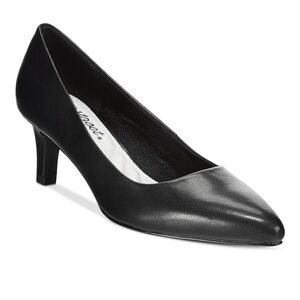 Easy Street Women’s Pointe Double Wide Pump- Size 6